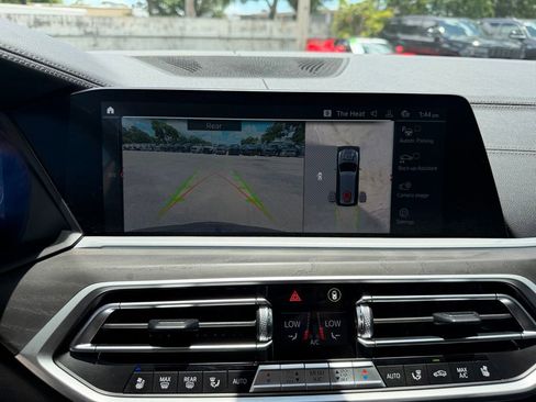 Used 2022 BMW X7 xDrive40i w/ Premium Package AWD/4WD image 23