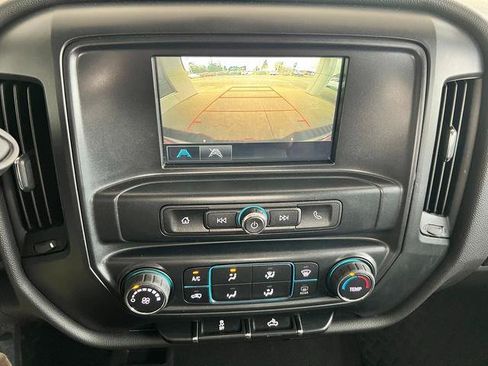 Used 2019 Chevrolet Silverado 1500 Custom w/ Custom Convenience Package AWD/4WD image 22