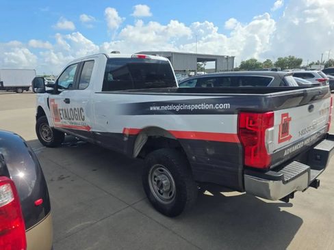 Used 2021 Ford F250 XL w/ Power Equipment Group AWD/4WD image 2