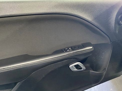Used 2019 Dodge Challenger R/T w/ Driver Convenience Group image 10