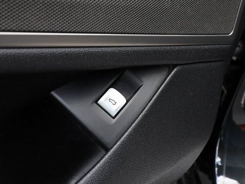 Used 2017 BMW 750i xDrive image 48