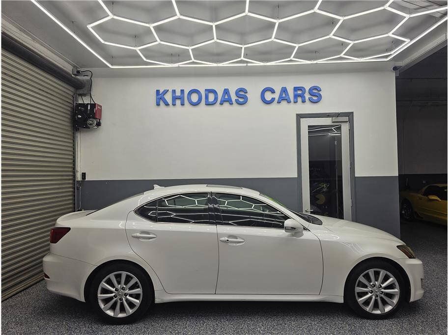 Used 2010 Lexus IS 250 w/ Premium Pkg Value Edition RWD image 5