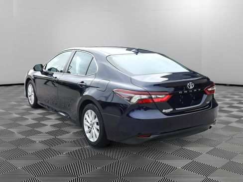 Used 2022 Toyota Camry LE FWD image 4