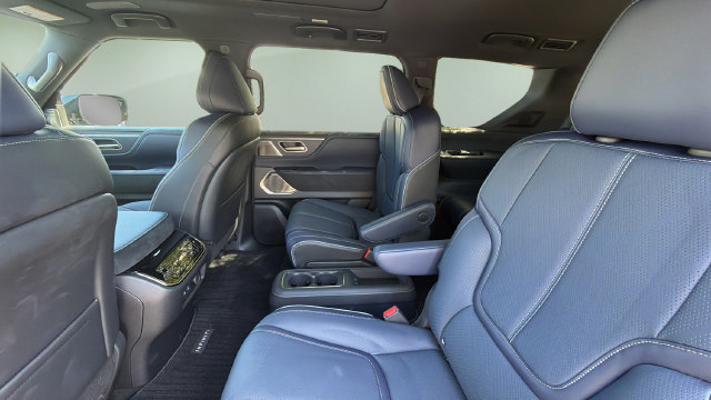 Used 2027 INFINITI QX80 Sensory w/ Sport Exterior Package AWD/4WD image 41