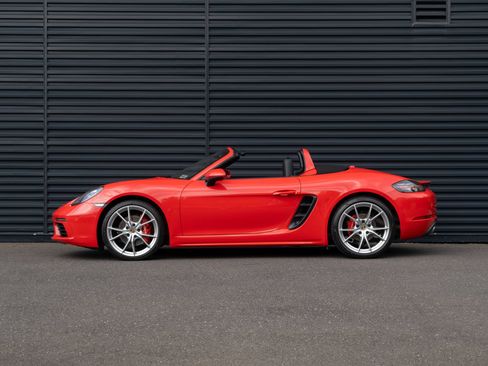 Certified 2017 Porsche 718 Boxster S RWD image 2