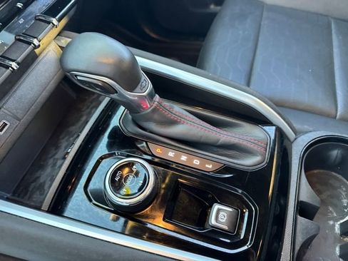 Used 2023 Chevrolet Colorado Z71 w/ Z71 Convenience Package 2 image 17