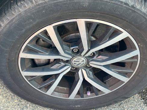 Used 2018 Volkswagen Tiguan SE image 21