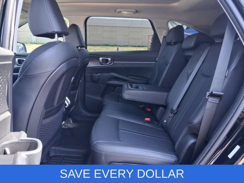 Used 2024 Kia Sorento S w/ Panoramic Sunroof Package FWD image 18