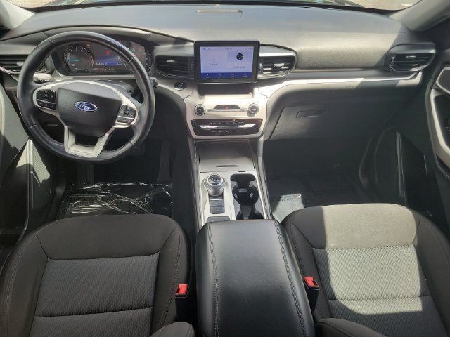 Certified 2023 Ford Explorer XLT RWD image 12