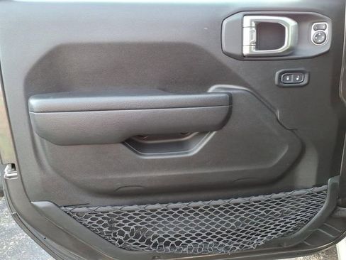 Certified 2023 Jeep Gladiator Rubicon w/ Cold Weather Group image 10