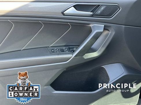 Certified 2023 Volkswagen Tiguan SE w/ Panoramic Sunroof Package image 12