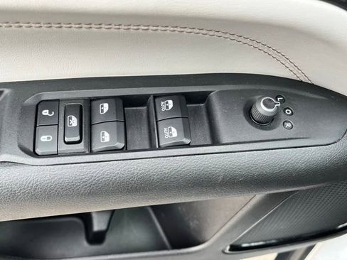 Used 2024 Jeep Compass Limited image 22