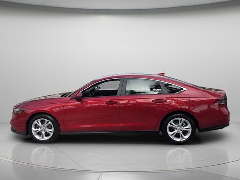 Certified 2025 Honda Accord LX image 5