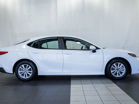 Used 2025 Toyota Camry LE FWD image 3