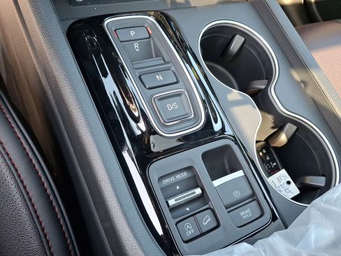 New 2025 Honda Pilot Black Edition image 7