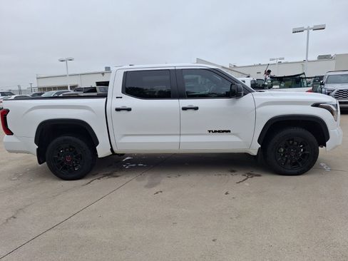 Used 2025 Toyota Tundra SR5 AWD/4WD image 7