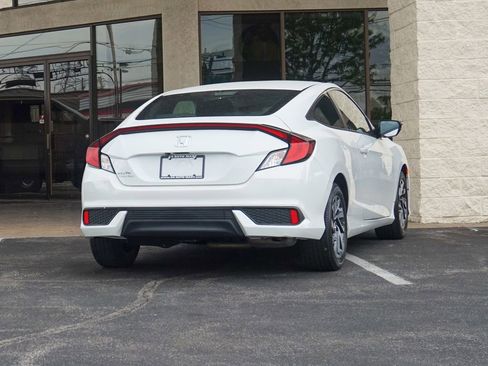 Used 2019 Honda Civic LX image 3