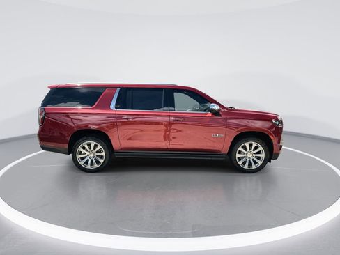 Used 2023 Chevrolet Suburban Premier w/ Texas Edition AWD/4WD image 9