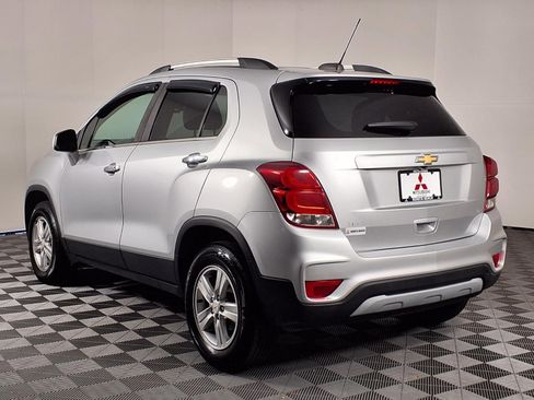 Used 2020 Chevrolet Trax LT w/ LT Convenience Package AWD/4WD image 5