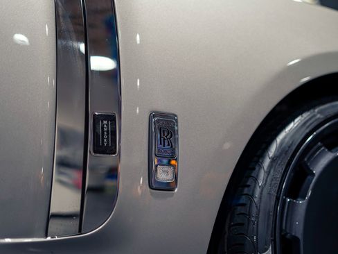 Used 2018 Rolls-Royce Phantom Sedan RWD image 52