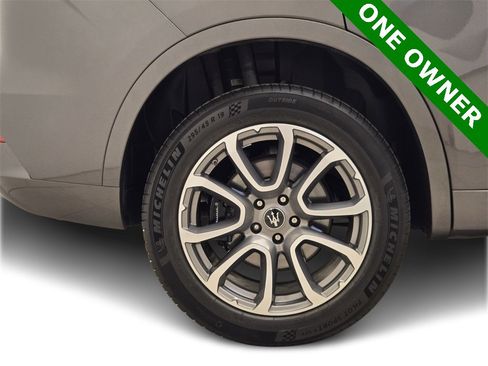 Used 2021 Maserati Levante S image 8