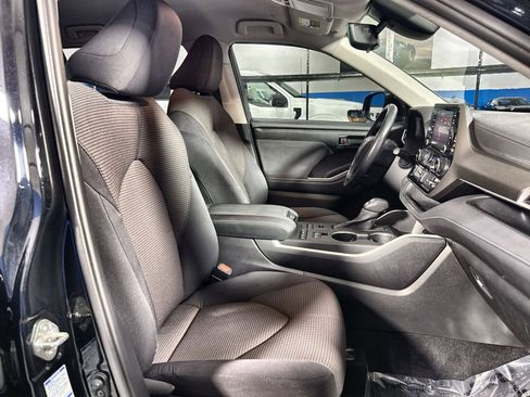 Used 2020 Toyota Highlander LE image 35