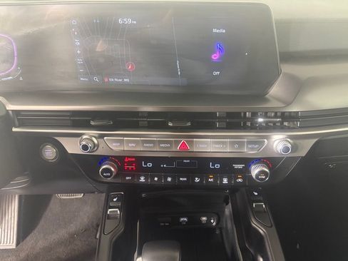 Certified 2024 Kia Telluride S AWD/4WD image 2