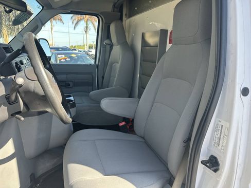 Used 2019 Ford E-350 and Econoline 350 Super Duty w/ Power Windows & Locks Group RWD image 7