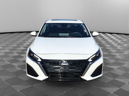 Used 2023 Nissan Altima 2.5 SV w/ SV Premium Package FWD image 10