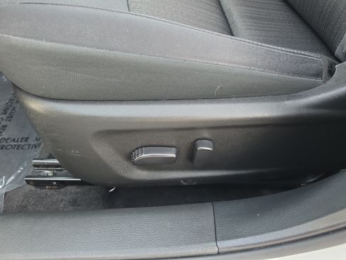Used 2024 Nissan Altima 2.5 SV FWD image 15