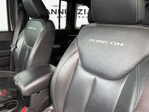 Used 2017 Jeep Wrangler Unlimited Rubicon image 30