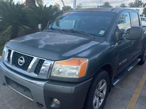 Used 2010 Nissan Titan SE w/ SE Premium Utility Pkg image 6