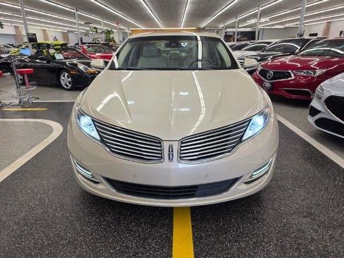 Used 2015 Lincoln MKZ w/ Technology Package FWD image 2
