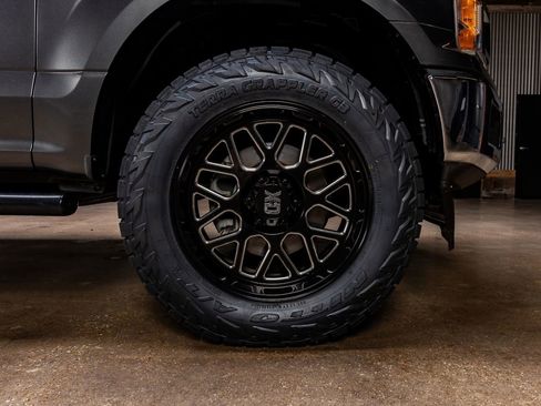 Used 2019 Ford F150 XLT image 11