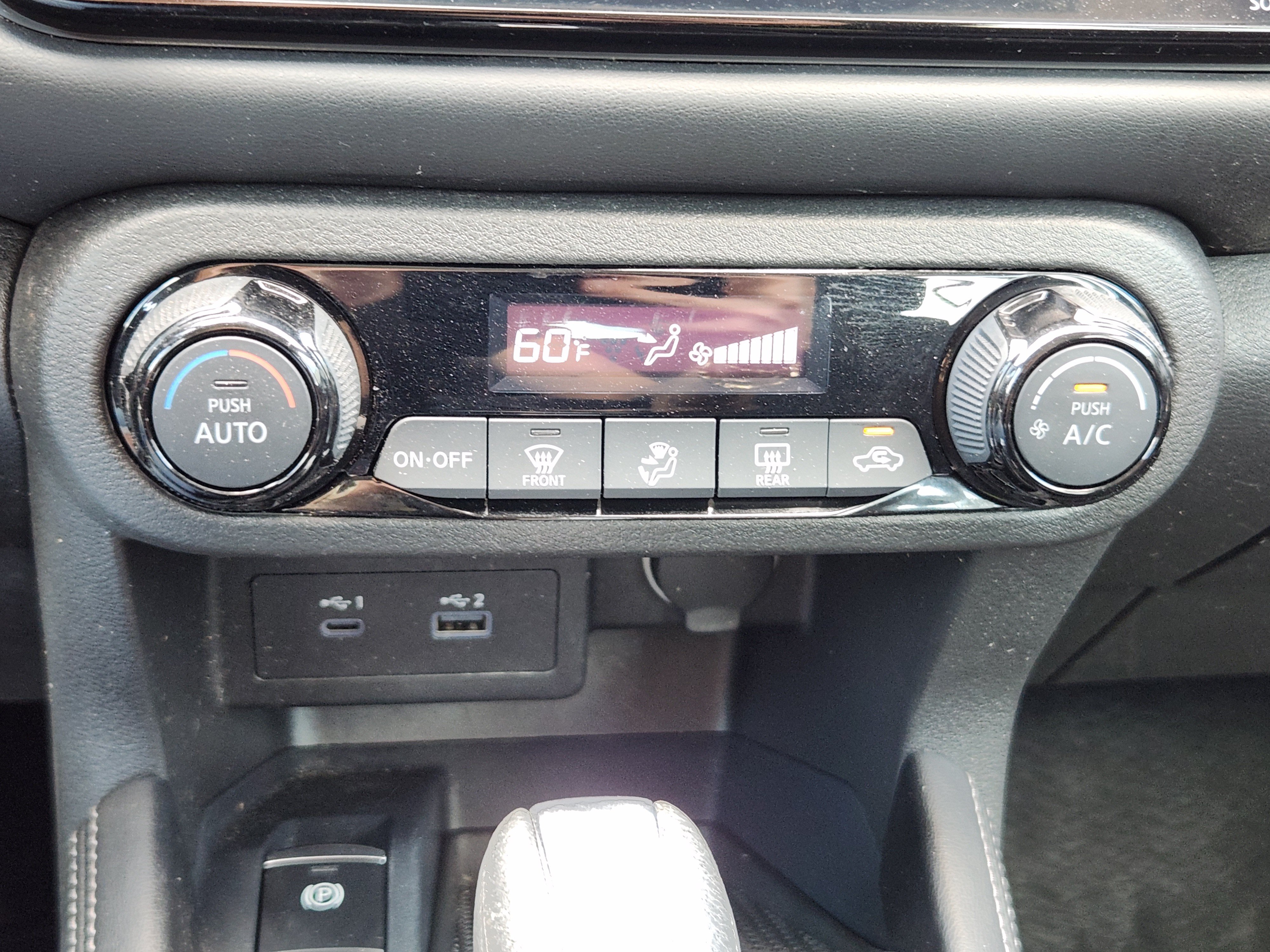 Used 2024 Nissan Kicks SR FWD image 21