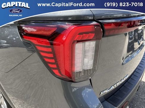 Used 2025 Ford Explorer Platinum RWD image 15