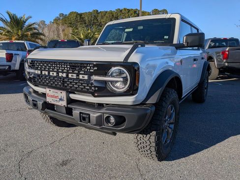 New 2025 Ford Bronco Badlands image 9