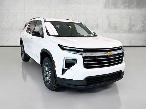 New 2026 Chevrolet Traverse LT image 3