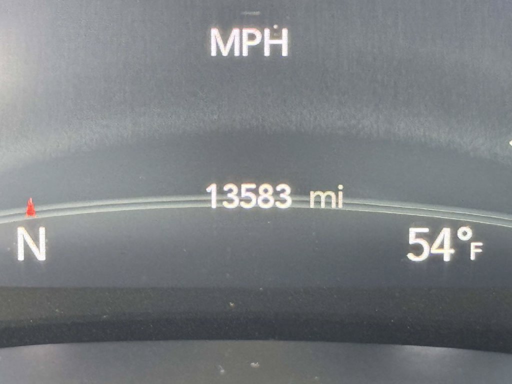 Used 2025 Chrysler Pacifica Pinnacle FWD image 23