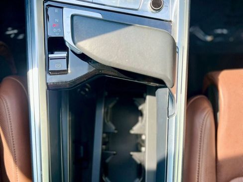 Used 2019 Audi e-tron Prestige w/ Prestige Package image 25