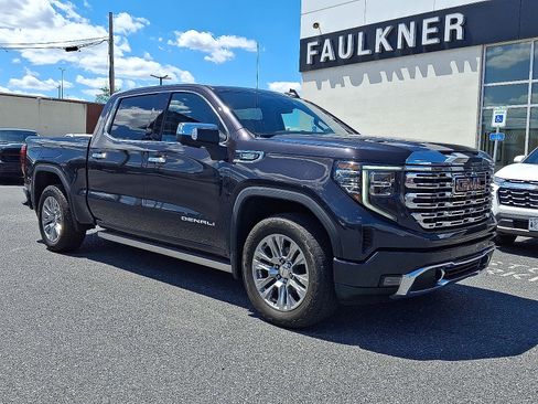Used 2022 GMC Sierra 1500 Denali AWD/4WD image 1
