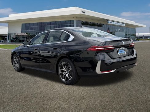 New 2026 BMW 530i w/ Convenience Package RWD image 7