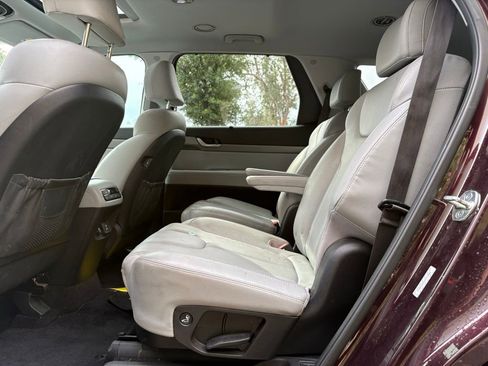 Used 2022 Hyundai Palisade SEL w/ Premium Package image 11