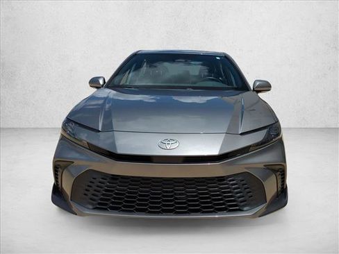 Used 2025 Toyota Camry SE w/ Convenience Package FWD image 2