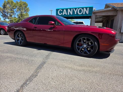 Used 2018 Dodge Challenger SXT Plus RWD image 4