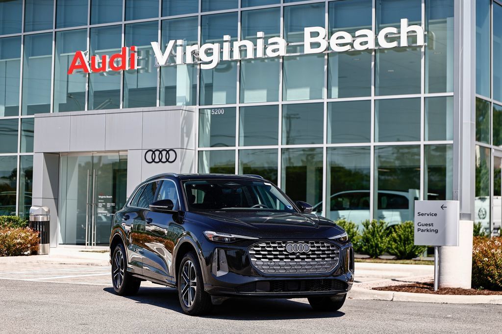 Certified 2025 Audi Q5 Premium w/ Premium Plus AWD/4WD image 1