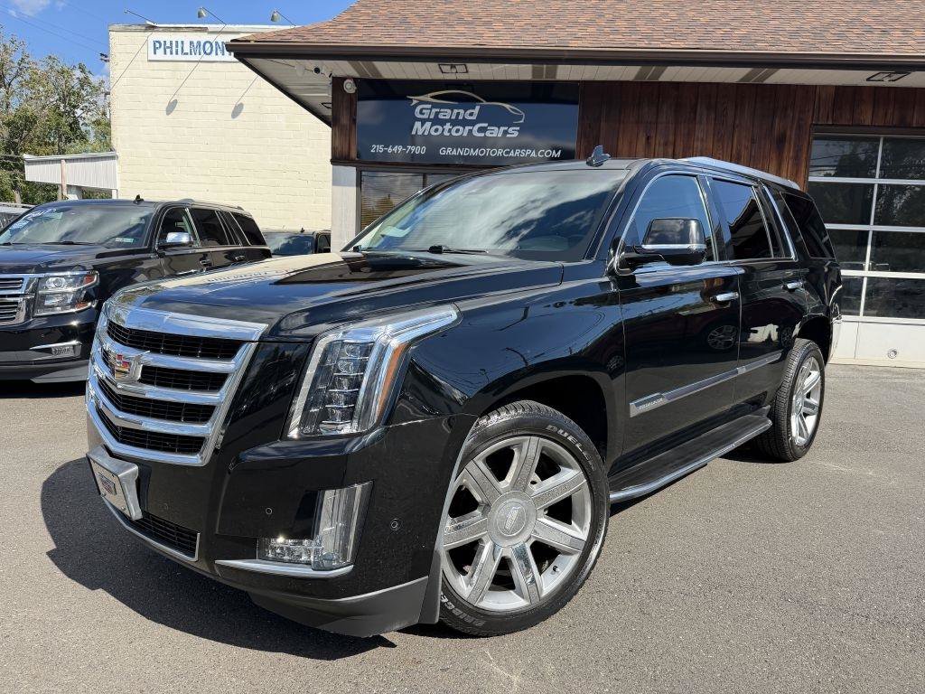 Used 2017 Cadillac Escalade Luxury AWD/4WD image 1