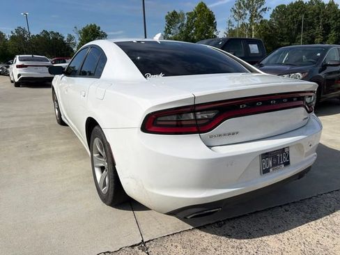 Used 2017 Dodge Charger SXT RWD image 26