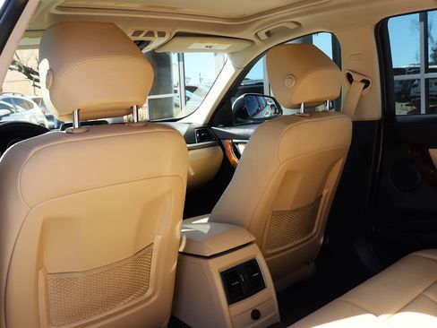 Used 2017 BMW 320i Sedan image 31