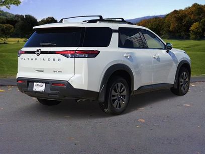 Used 2024 Nissan Pathfinder SV